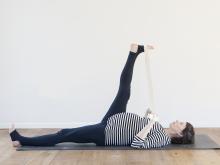 מתיחת רגליים בהריון חשובה באופן יומי ומקלה על זרימות הדם הורידי כך שנהדרת גם בהקלה על בצקות.